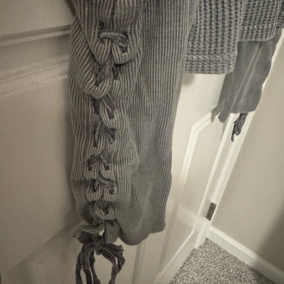 Free People One Stylish Gray Waffle Knit shirt - Picture 3 of 6